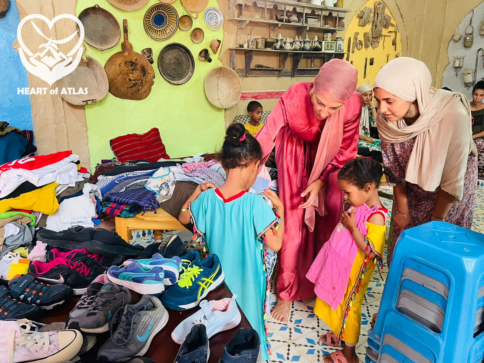 photo_logo_top_left_white